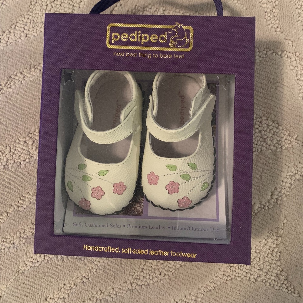 Pediped Girls 0-6 Months shoes (new in box)